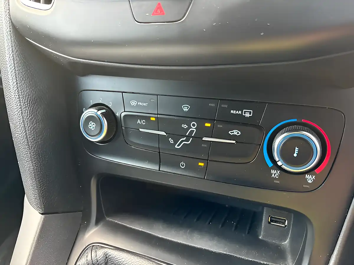 Used 2017 Ford Focus ST-Line Black - Interior and Exterior details 14