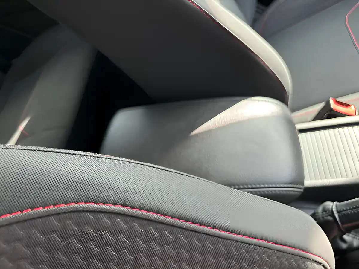 Used 2017 Ford Focus ST-Line Black - Interior and Exterior details 16