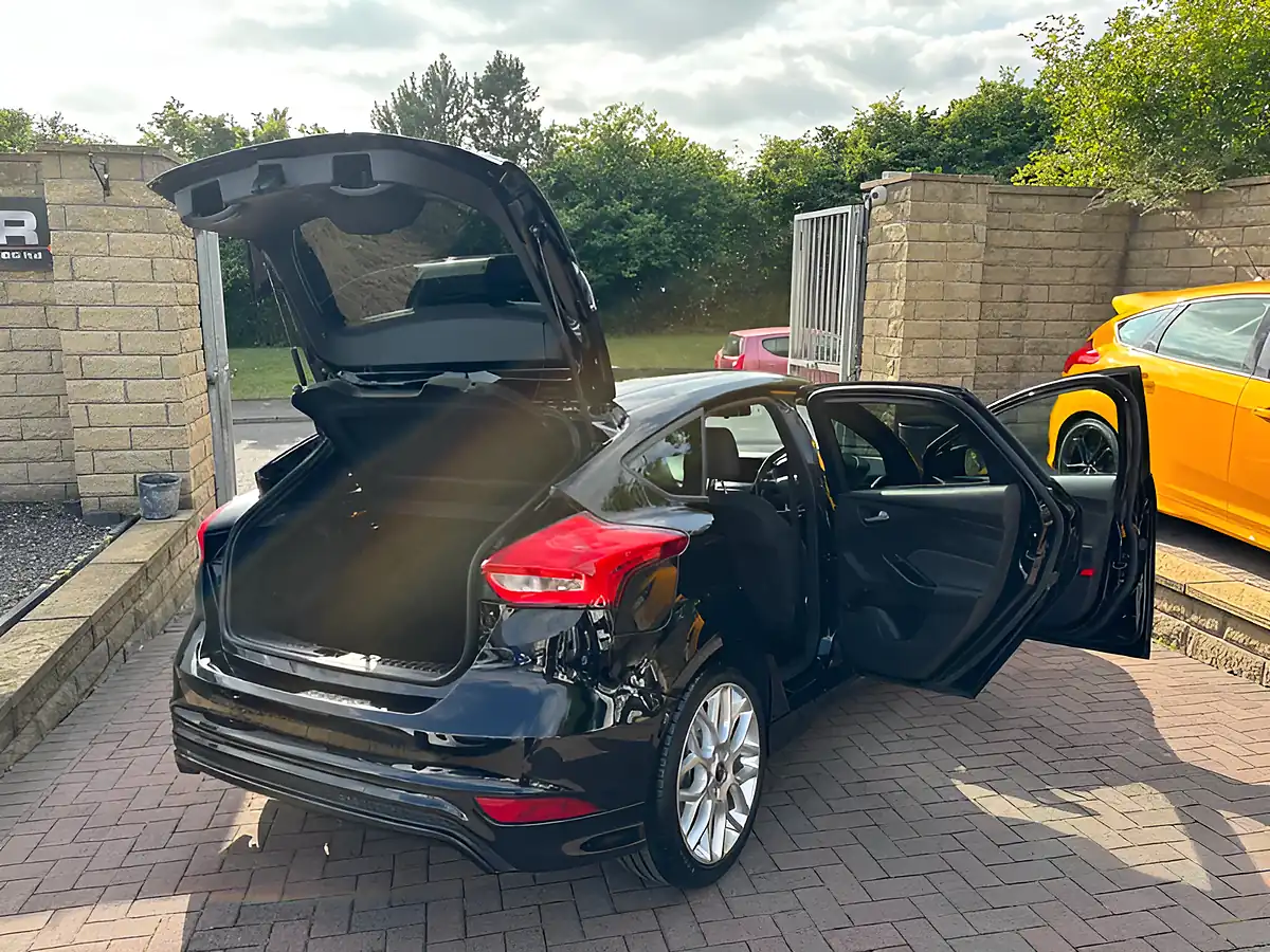 Used 2017 Ford Focus ST-Line Black - Interior and Exterior details 19
