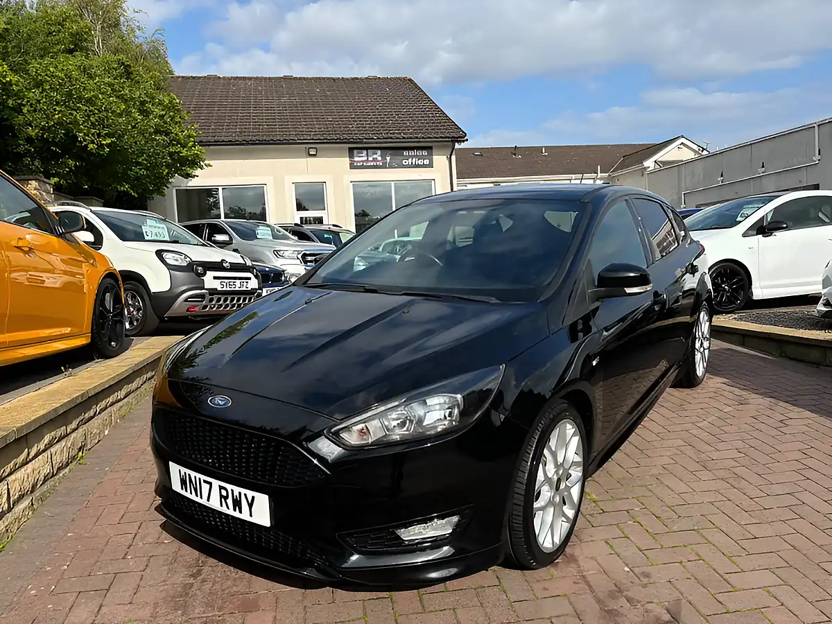 Used 2017 Ford Focus ST-Line Black - Interior and Exterior details 4