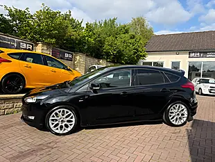 Used 2017 Ford Focus ST-Line Black - Interior and Exterior details 5