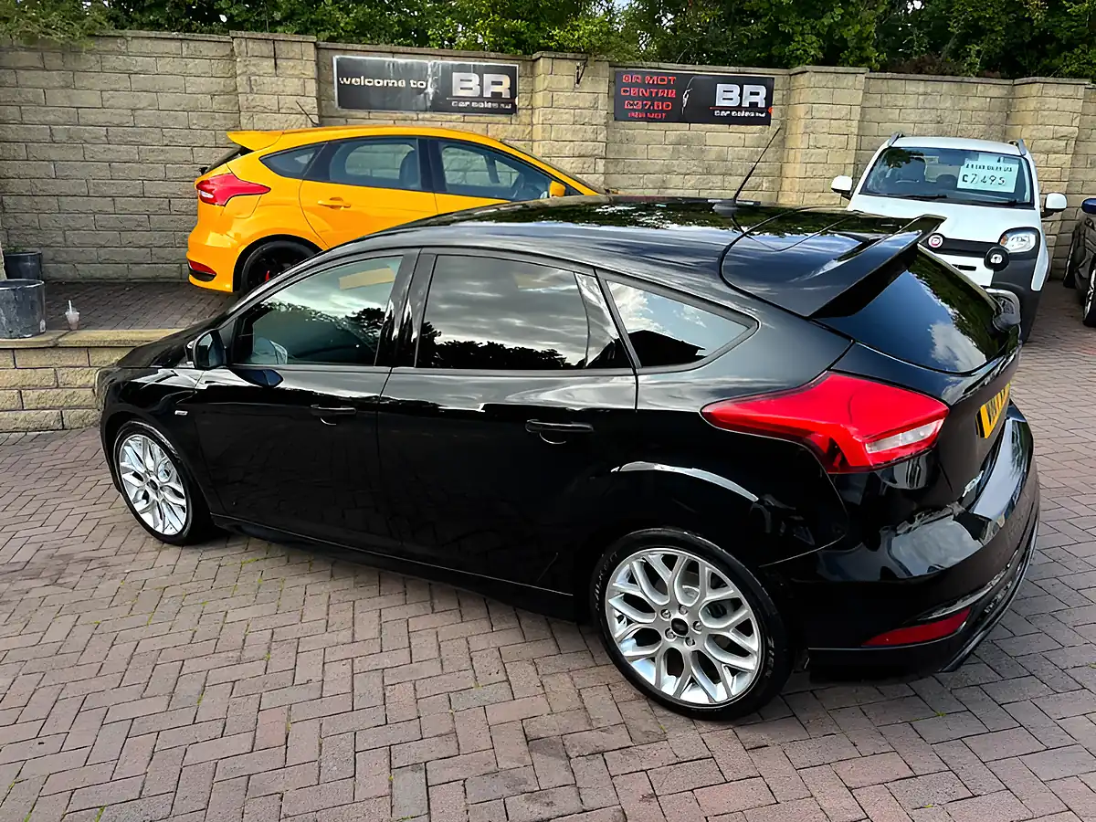 Used 2017 Ford Focus ST-Line Black - Interior and Exterior details 7