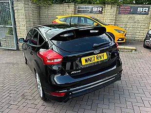 Used 2017 Ford Focus ST-Line Black - Interior and Exterior details 8