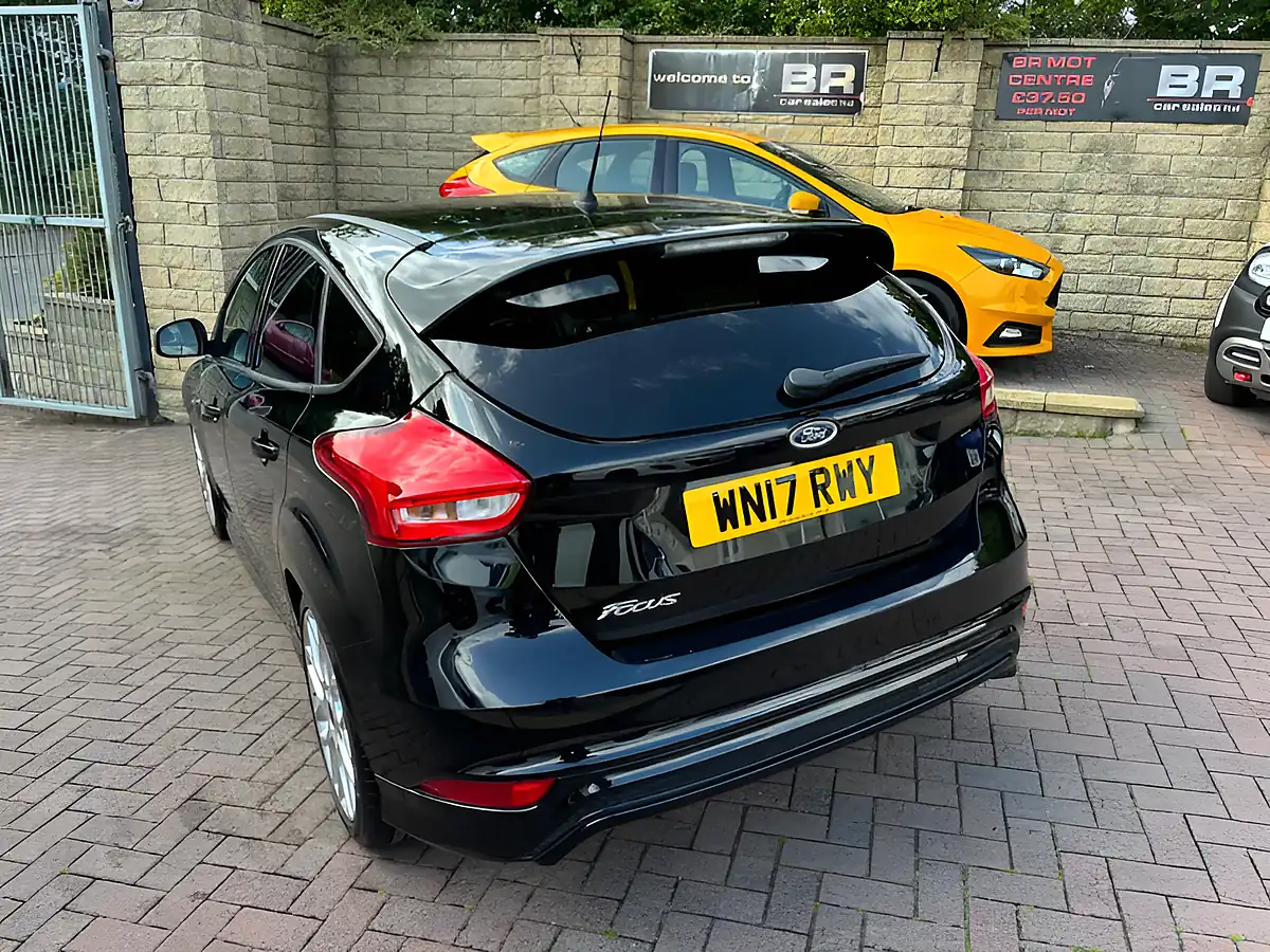Used 2017 Ford Focus ST-Line Black - Interior and Exterior details 8