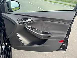 Used 2017 Ford Focus ST-Line Black - Interior and Exterior details 11