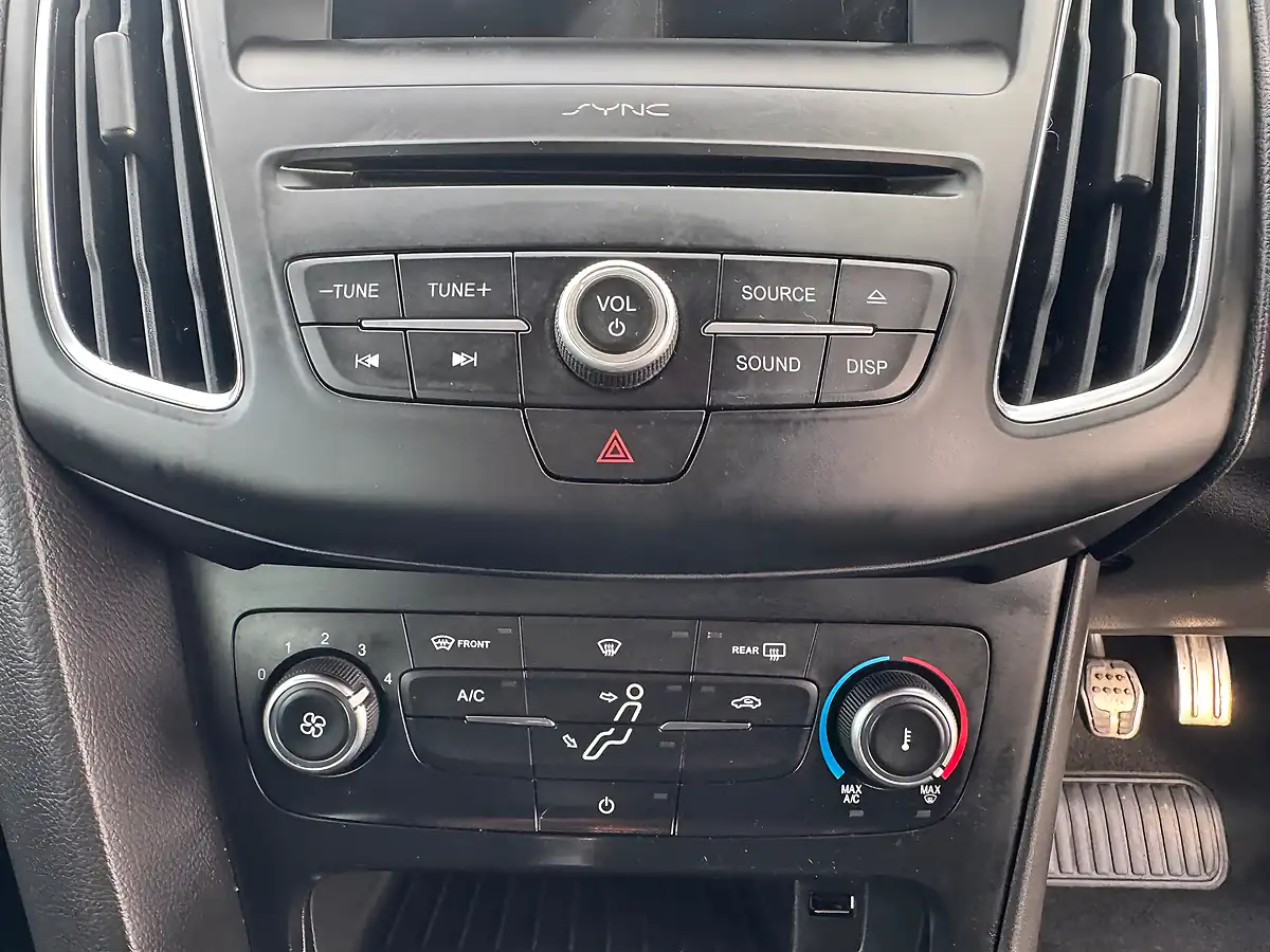 Used 2017 Ford Focus ST-Line Black - Interior and Exterior details 15