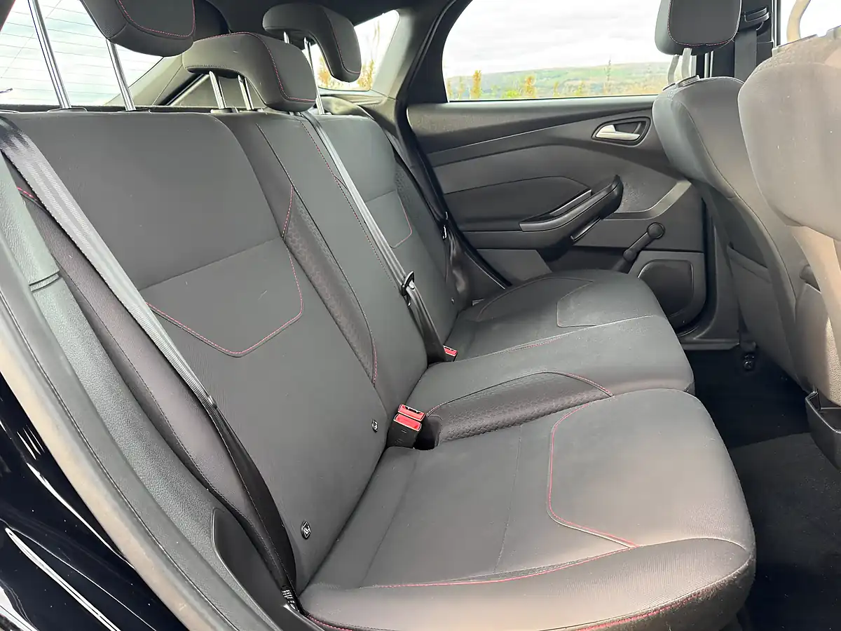 Used 2017 Ford Focus ST-Line Black - Interior and Exterior details 19