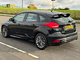 Used 2017 Ford Focus ST-Line Black - Interior and Exterior details 5
