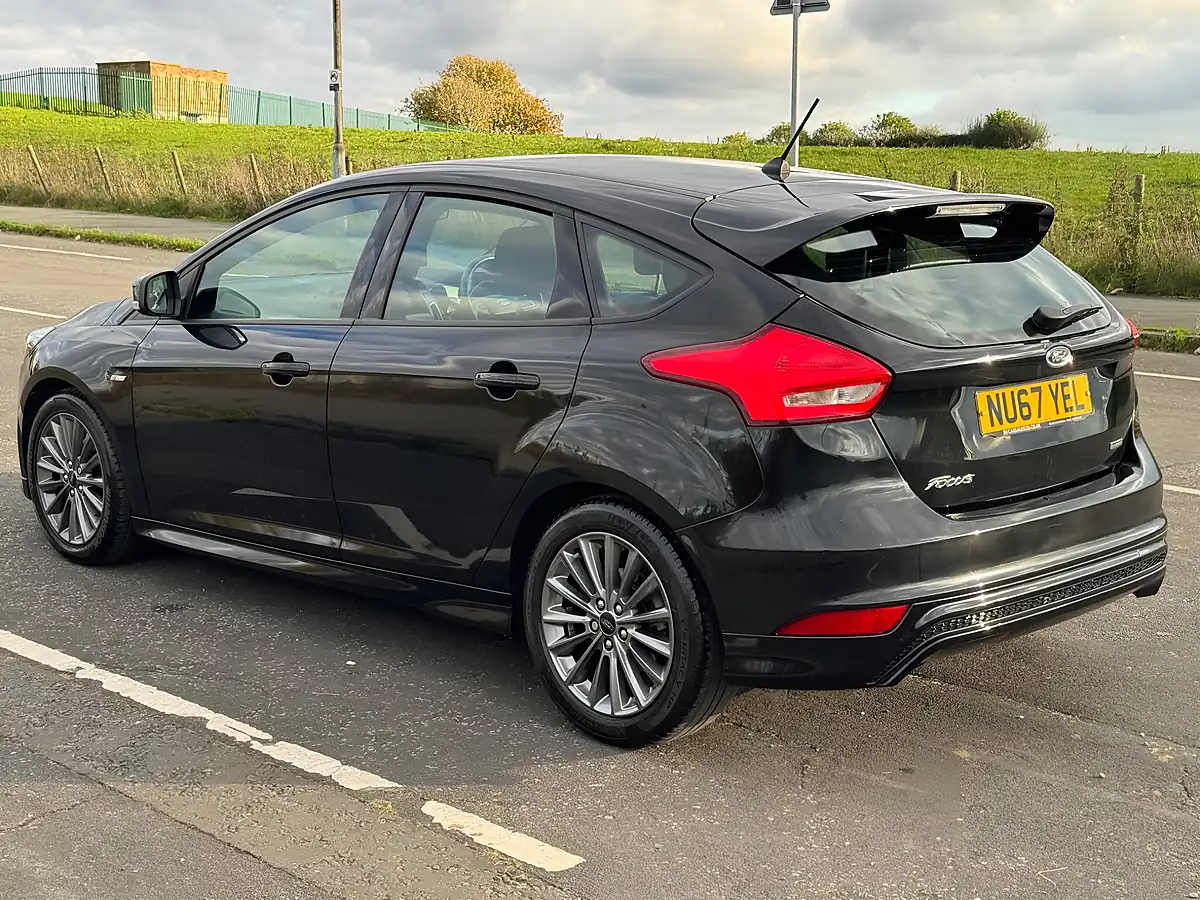 Used 2017 Ford Focus ST-Line Black - Interior and Exterior details 5