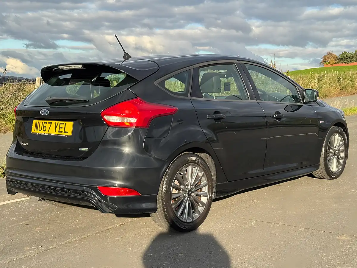 Used 2017 Ford Focus ST-Line Black - Interior and Exterior details 7