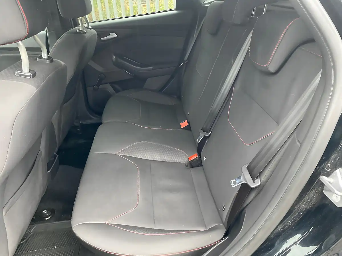 Used 2017 Ford Focus ST-Line Black - Interior and Exterior details 18