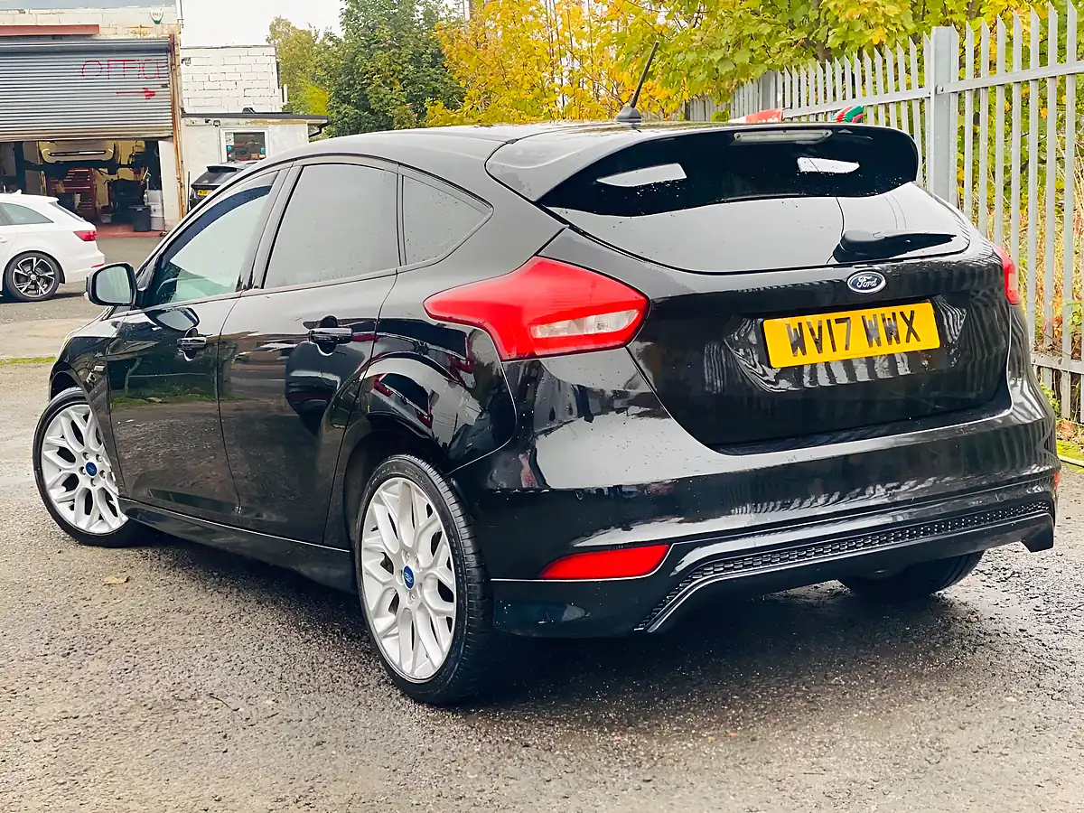 Used 2017 Ford Focus ST-Line Black - Interior and Exterior details 9