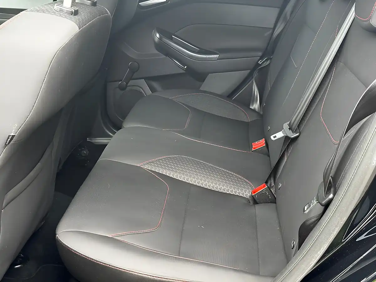 Used 2017 Ford Focus ST-Line Black - Interior and Exterior details 12