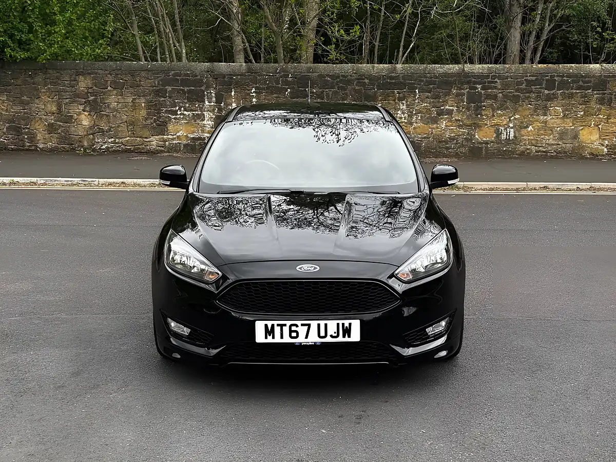 Used 2017 Ford Focus ST-Line Black - Interior and Exterior details 13