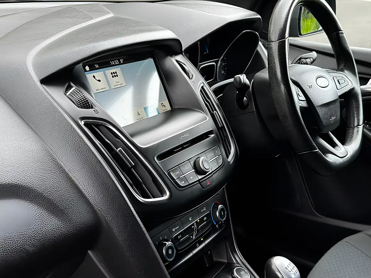 Used 2017 Ford Focus ST-Line Black - Interior and Exterior details 14