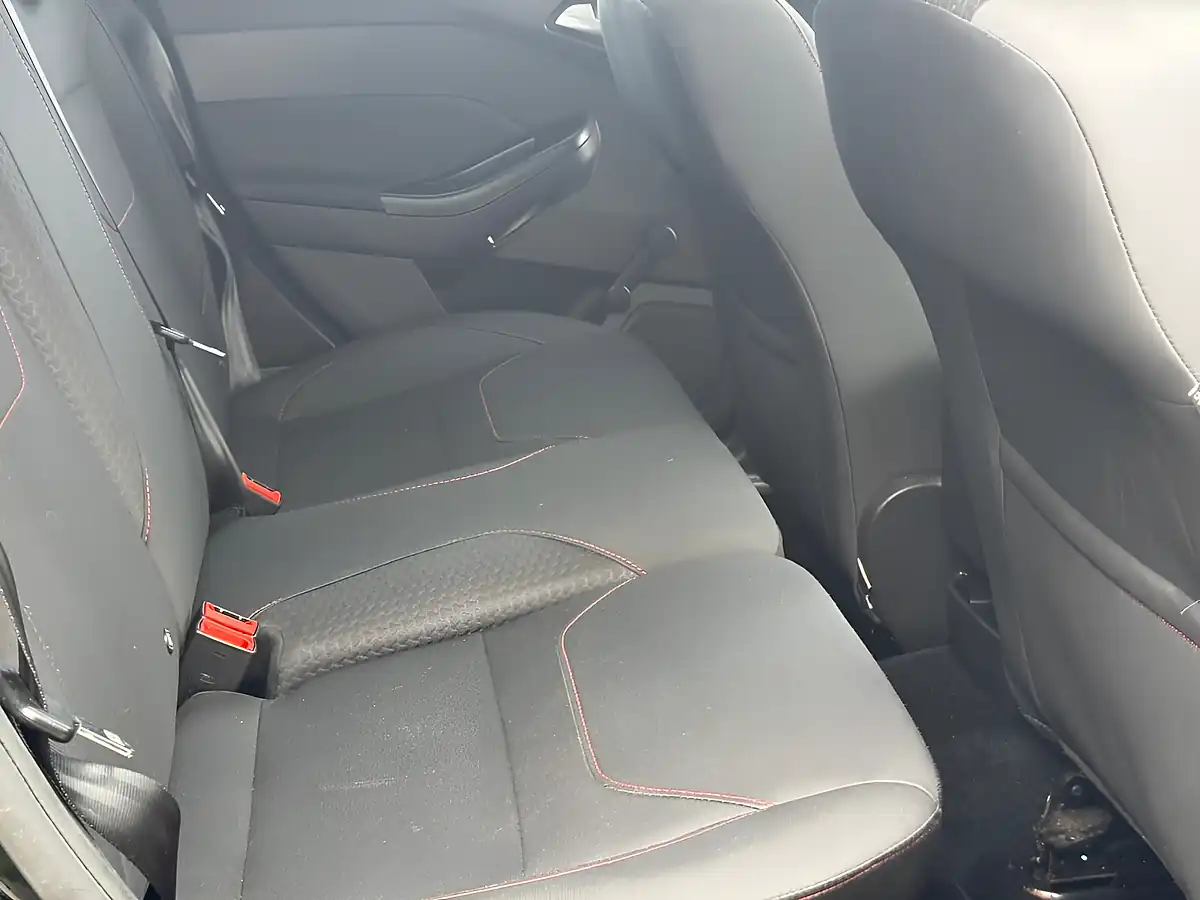 Used 2017 Ford Focus ST-Line Black - Interior and Exterior details 6