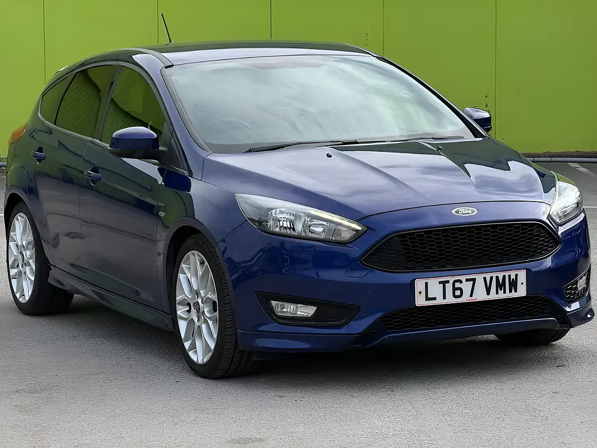 Used 2017 Ford Focus ST-Line Blue - Front View