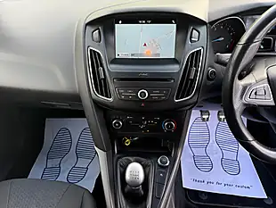 Used 2017 Ford Focus ST-Line Blue - Interior and Exterior details 14