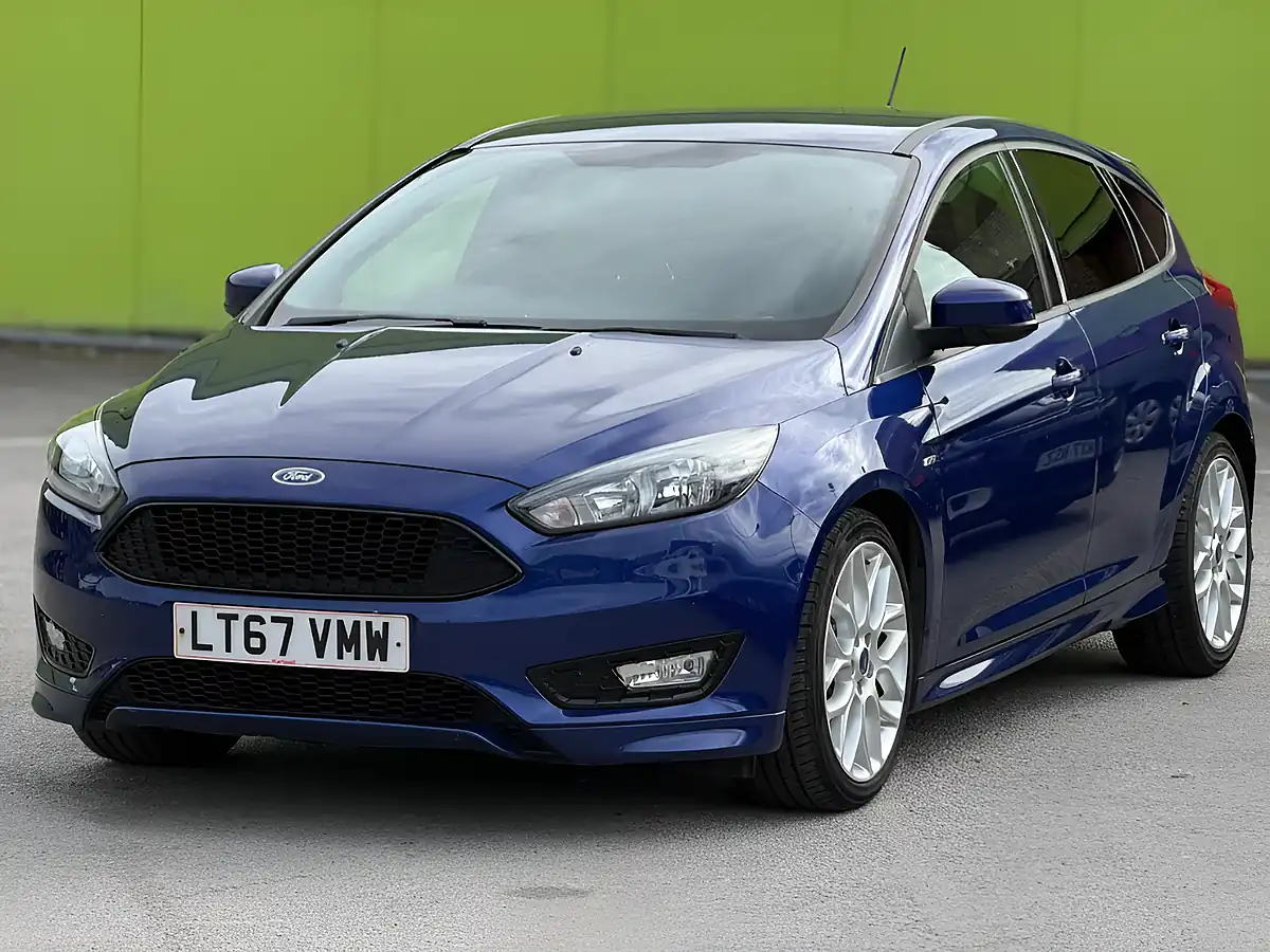 Used 2017 Ford Focus ST-Line Blue - Interior and Exterior details 2
