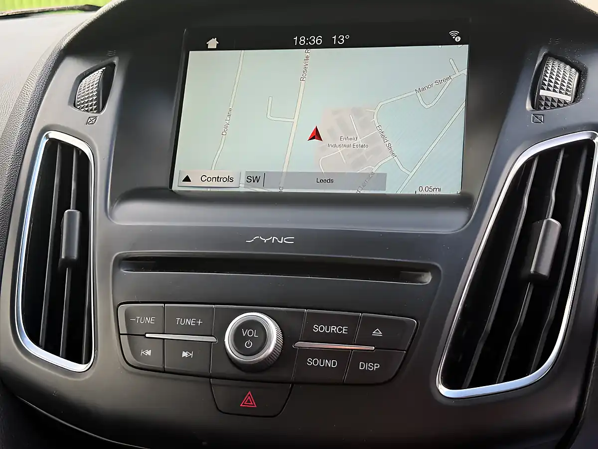 Used 2017 Ford Focus ST-Line Blue - Interior and Exterior details 20