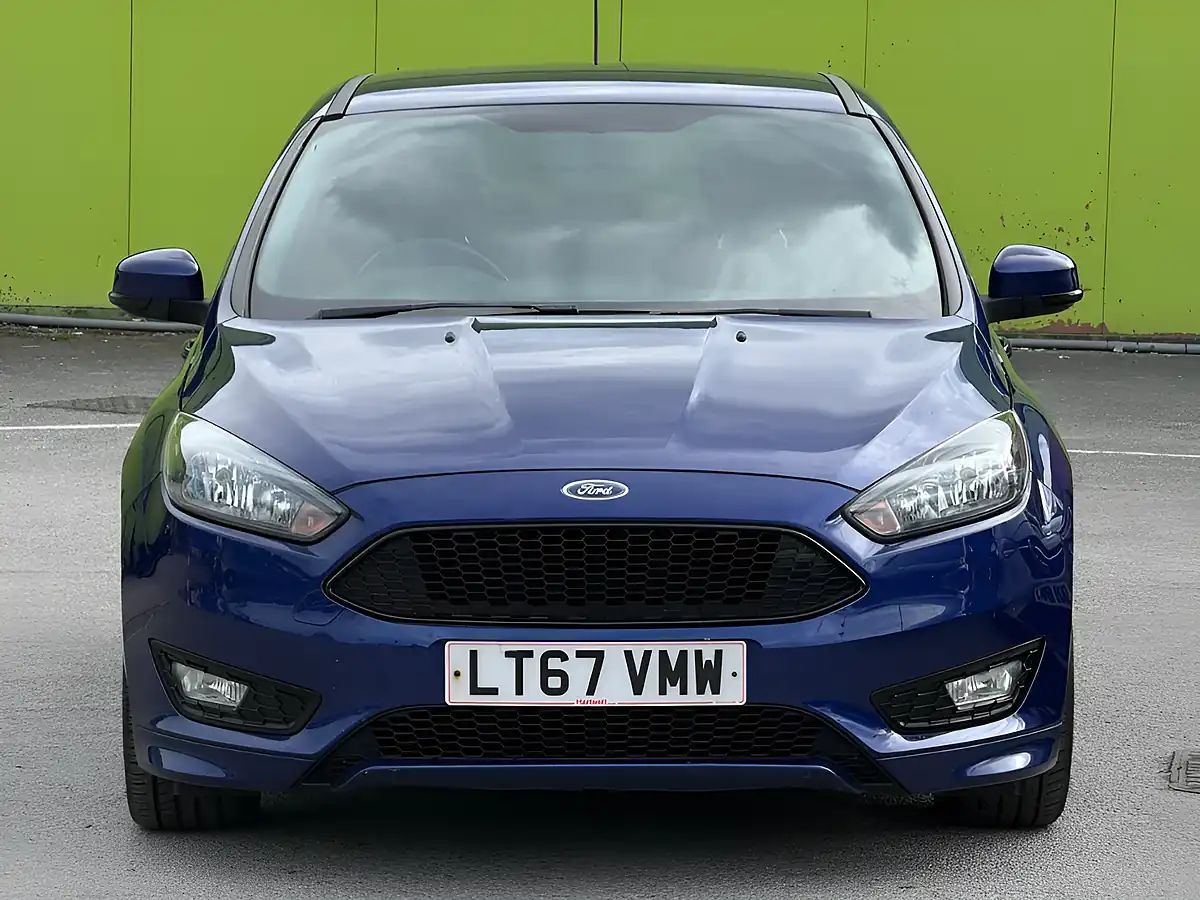 Used 2017 Ford Focus ST-Line Blue - Interior and Exterior details 3
