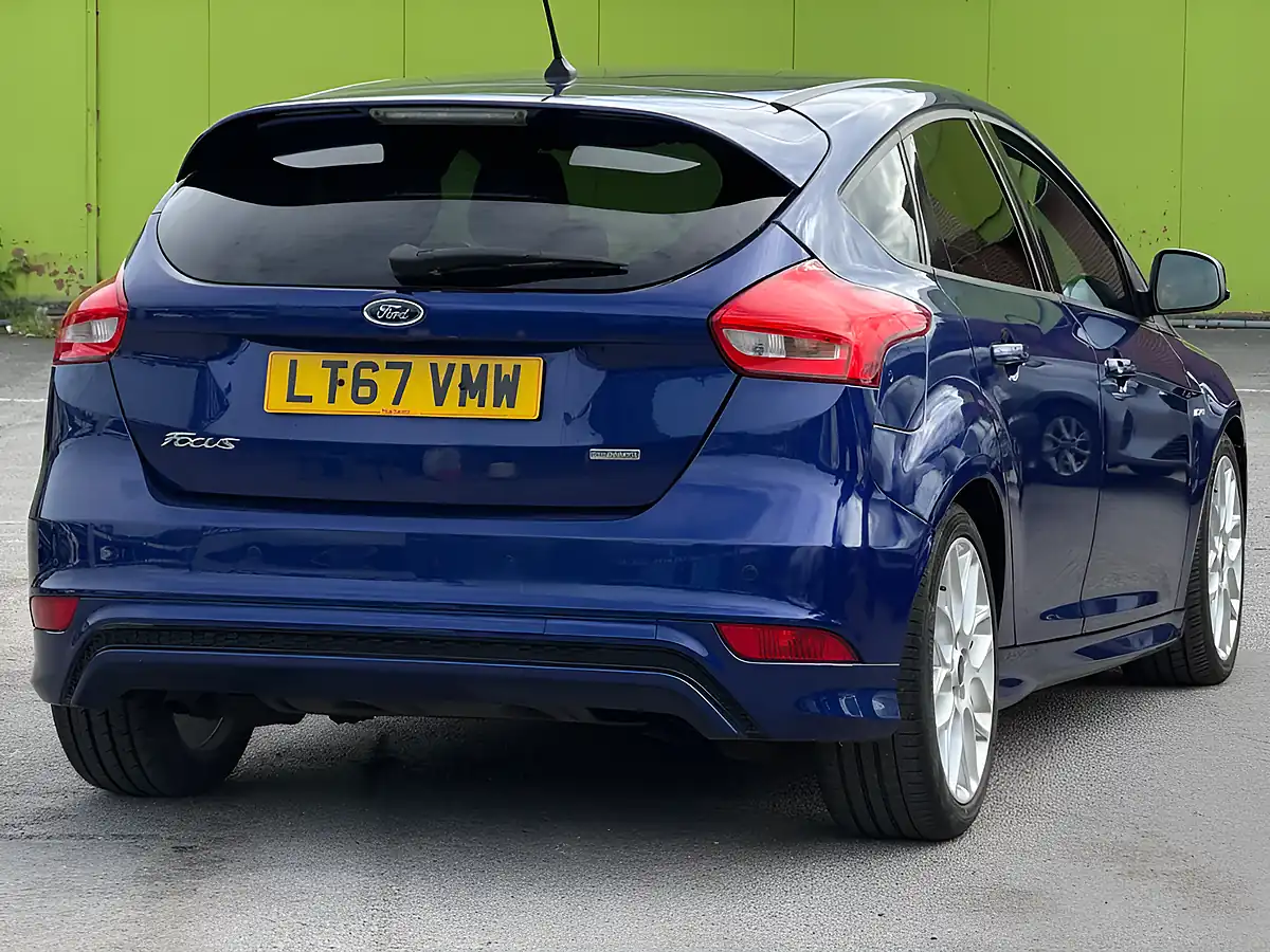Used 2017 Ford Focus ST-Line Blue - Interior and Exterior details 4