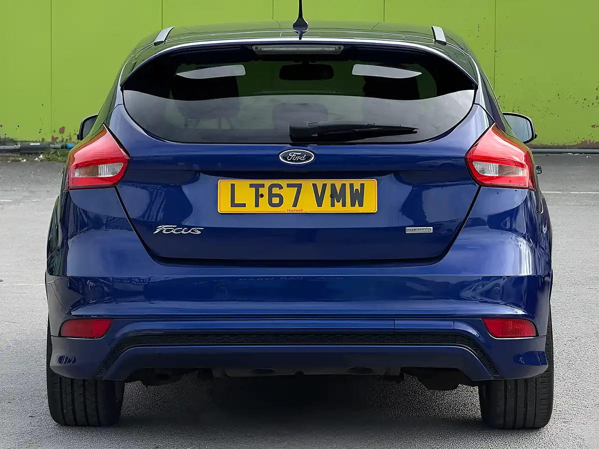 Used 2017 Ford Focus ST-Line Blue - Interior and Exterior details 6