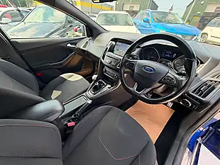 Used 2017 Ford Focus ST-Line Blue - Interior and Exterior details 12