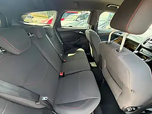 Used 2017 Ford Focus ST-Line Blue - Interior and Exterior details 15