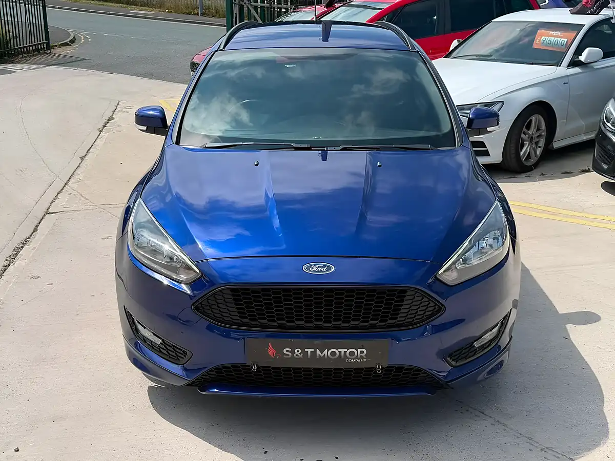 Used 2017 Ford Focus ST-Line Blue - Interior and Exterior details 3