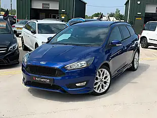 Used 2017 Ford Focus ST-Line Blue - Interior and Exterior details 6