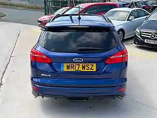 Used 2017 Ford Focus ST-Line Blue - Interior and Exterior details 9
