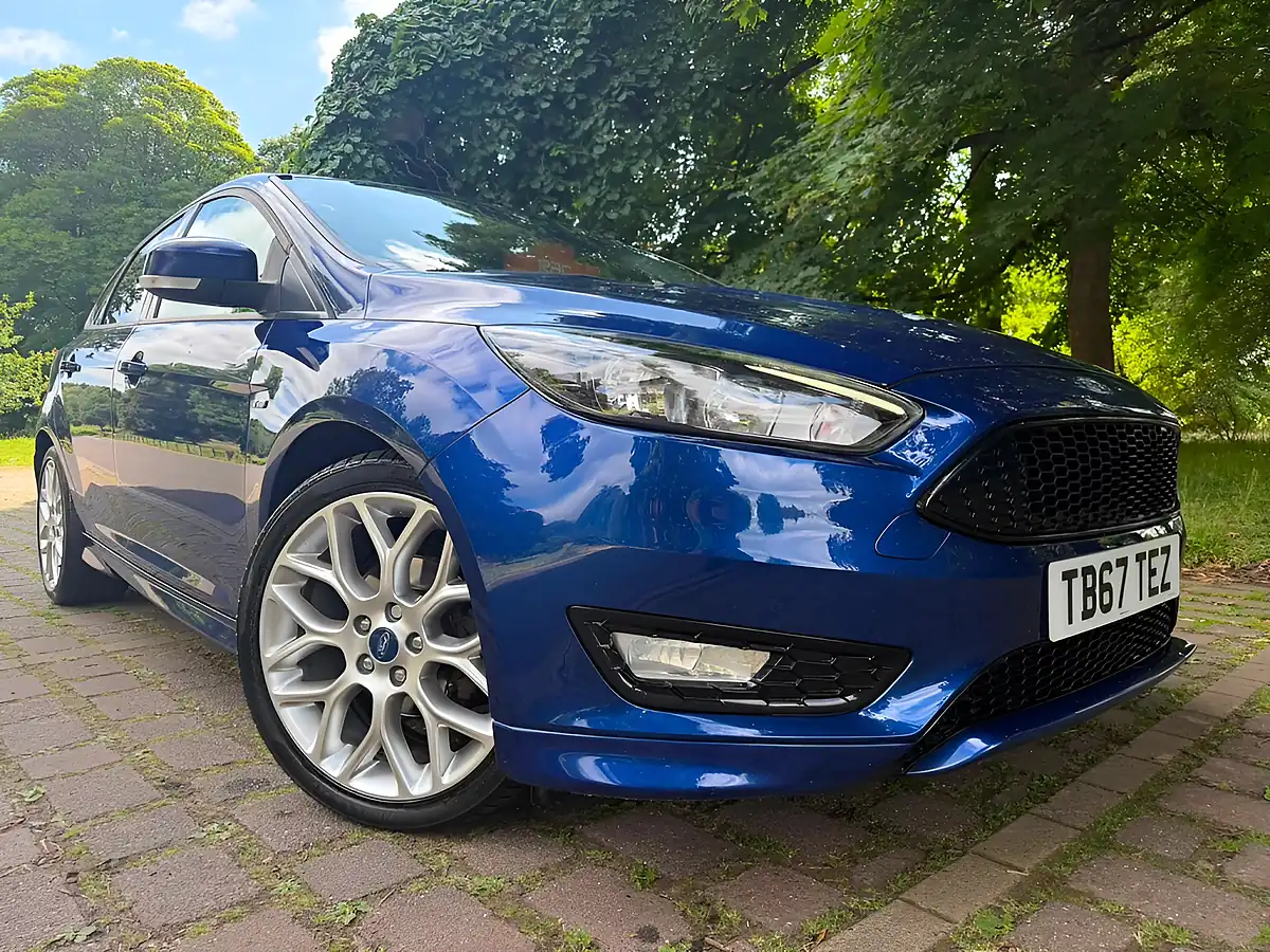 Used 2017 Ford Focus ST-Line Blue - Front View