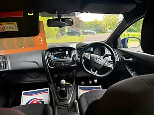 Used 2017 Ford Focus ST-Line Blue - Interior and Exterior details 10