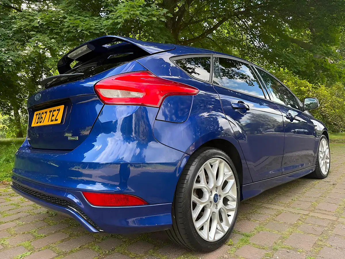 Used 2017 Ford Focus ST-Line Blue - Interior and Exterior details 3
