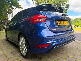 Used 2017 Ford Focus ST-Line Blue - Interior and Exterior details 4