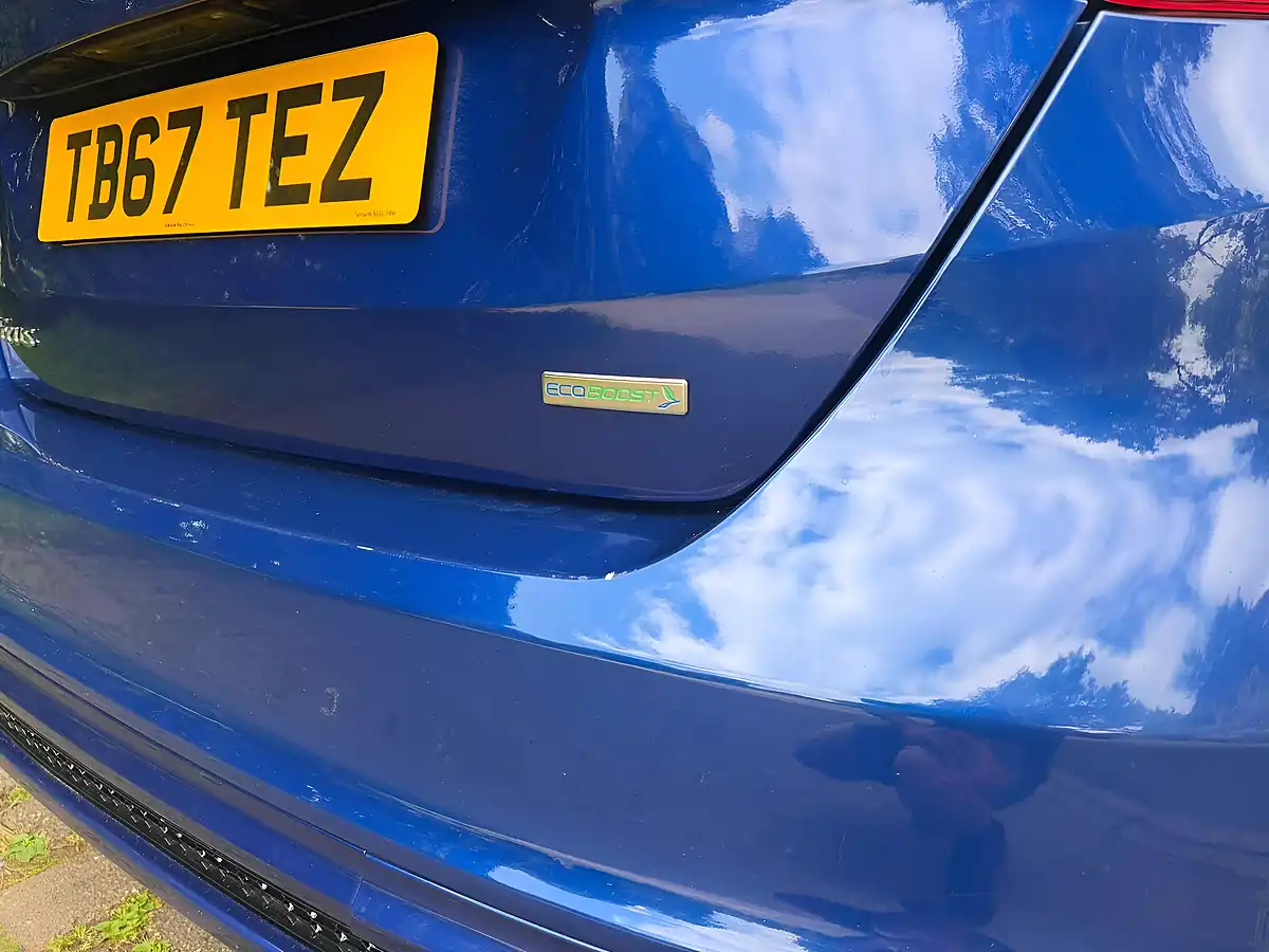Used 2017 Ford Focus ST-Line Blue - Interior and Exterior details 6