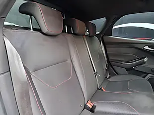 Used 2017 Ford Focus ST-Line Blue - Interior and Exterior details 15