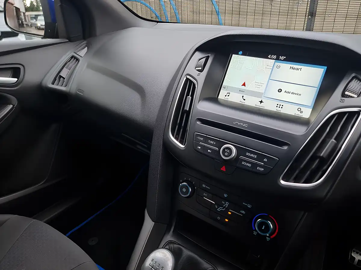 Used 2017 Ford Focus ST-Line Blue - Interior and Exterior details 17