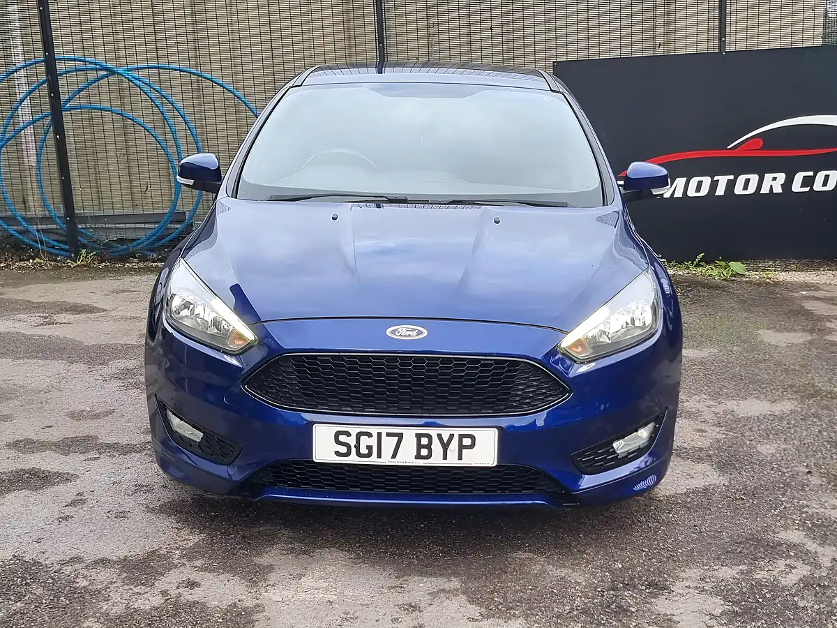 Used 2017 Ford Focus ST-Line Blue - Interior and Exterior details 2