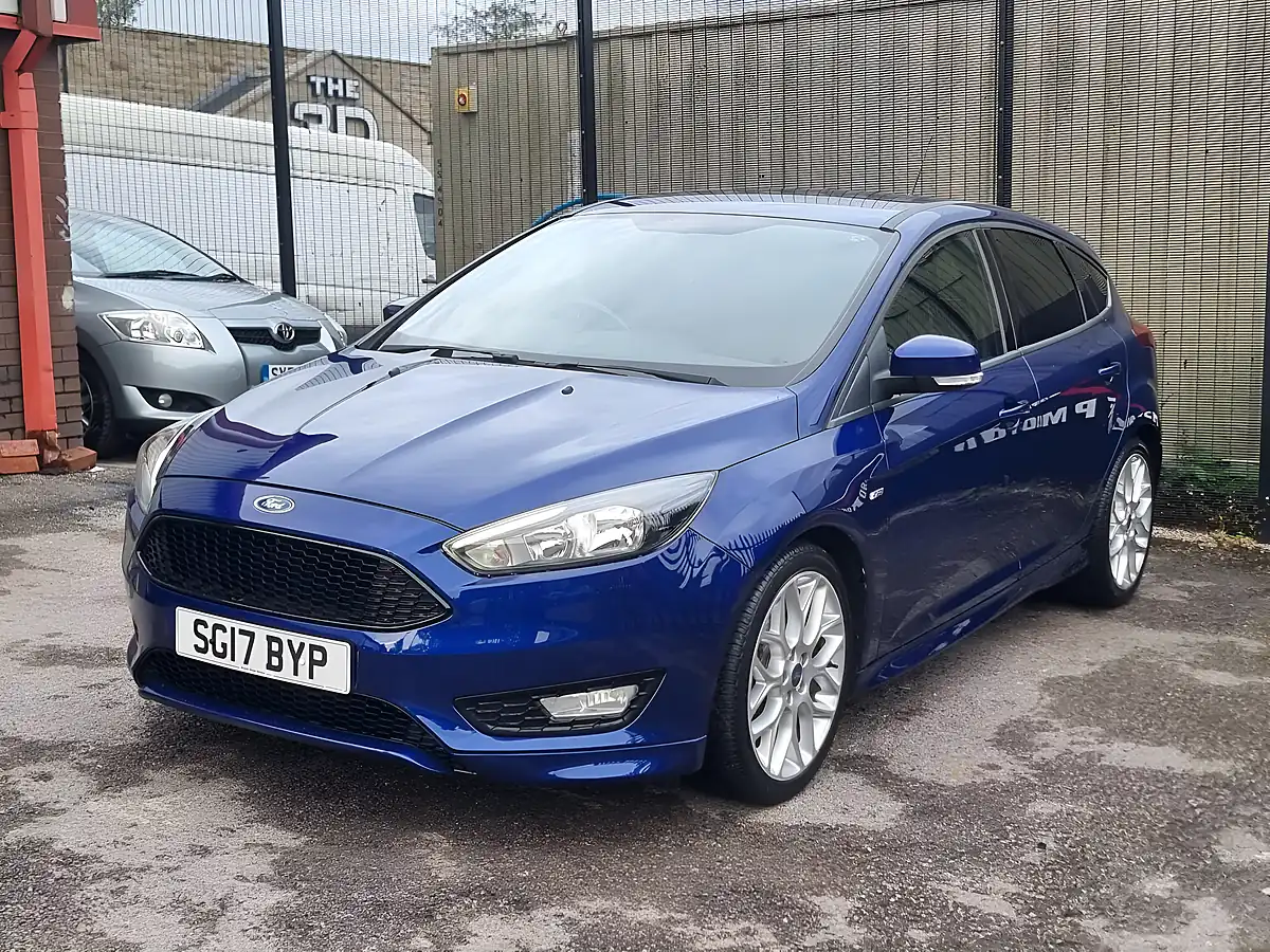 Used 2017 Ford Focus ST-Line Blue - Interior and Exterior details 3