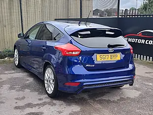 Used 2017 Ford Focus ST-Line Blue - Interior and Exterior details 6