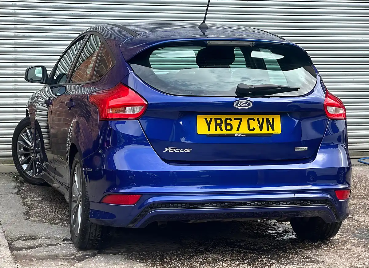 Used 2017 Ford Focus ST-Line Blue - Interior and Exterior details 11