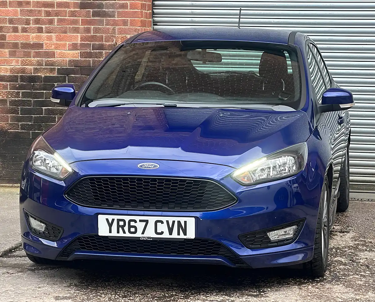 Used 2017 Ford Focus ST-Line Blue - Interior and Exterior details 14