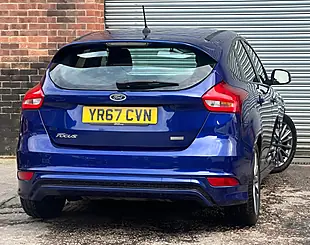 Used 2017 Ford Focus ST-Line Blue - Interior and Exterior details 16