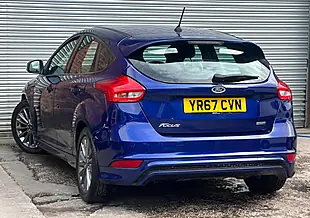 Used 2017 Ford Focus ST-Line Blue - Interior and Exterior details 17