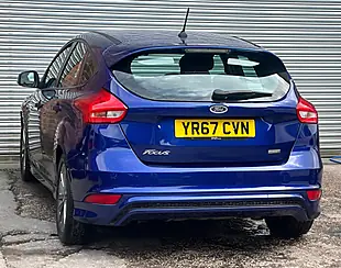Used 2017 Ford Focus ST-Line Blue - Interior and Exterior details 19