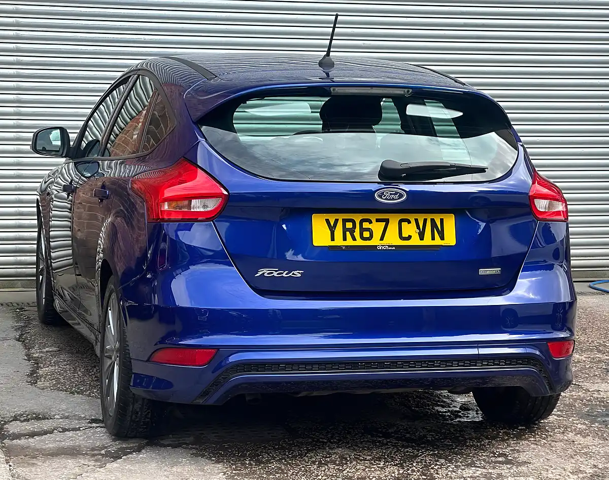 Used 2017 Ford Focus ST-Line Blue - Interior and Exterior details 19