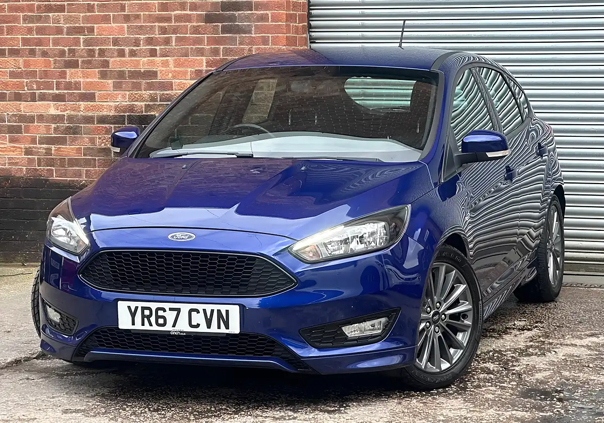 Used 2017 Ford Focus ST-Line Blue - Interior and Exterior details 2