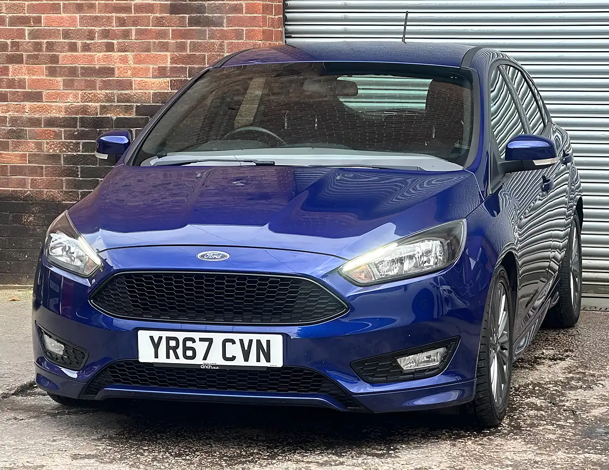Used 2017 Ford Focus ST-Line Blue - Interior and Exterior details 4